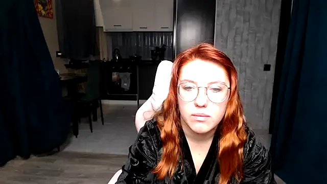 Snapshot of Reginasmilee chatting on December 2, 2025, 12:33 am Reginasmilee online show from December 2, 2025, 12:33 am