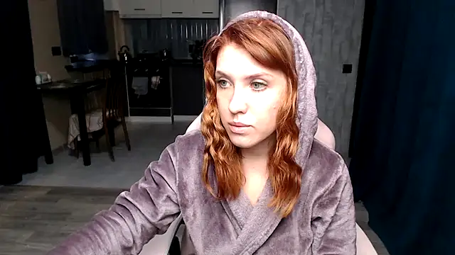 Snapshot of Reginasmilee chatting on October 2, 2025, 4:27 am Reginasmilee online show from October 2, 2025, 4:27 am