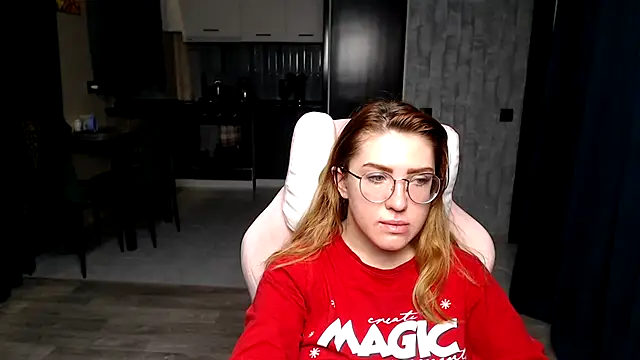 Snapshot of Reginasmilee chatting on November 30, 2025, 1:39 am Reginasmilee online show from November 30, 2025, 1:39 am