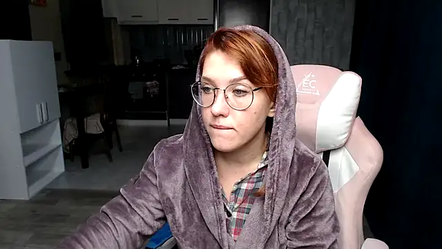 Snapshot of Reginasmilee chatting on October 6, 2025, 4:52 pm Reginasmilee online show from October 6, 2025, 4:52 pm