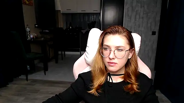 Snapshot of Reginasmilee chatting on November 6, 2025, 1:31 am Reginasmilee online show from November 6, 2025, 1:31 am