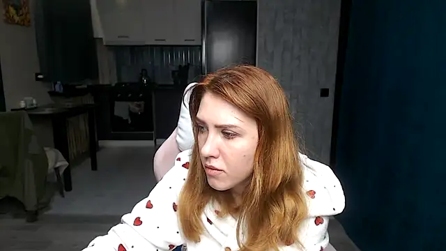 Snapshot of Reginasmilee chatting on October 27, 2025, 12:22 am Reginasmilee online show from October 27, 2025, 12:22 am