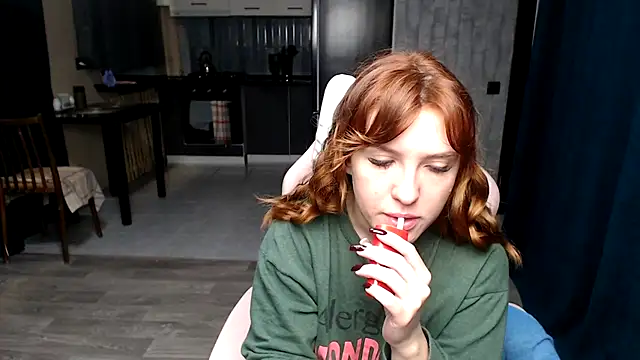 Snapshot of Reginasmilee chatting on October 17, 2025, 2:59 am Reginasmilee online show from October 17, 2025, 2:59 am