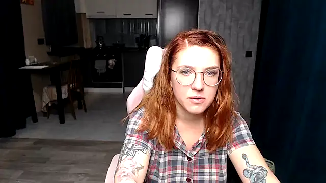 Snapshot of Reginasmilee chatting on October 4, 2025, 1:18 am Reginasmilee online show from October 4, 2025, 1:18 am