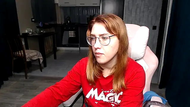 Snapshot of Reginasmilee chatting on October 25, 2025, 1:05 am Reginasmilee online show from October 25, 2025, 1:05 am