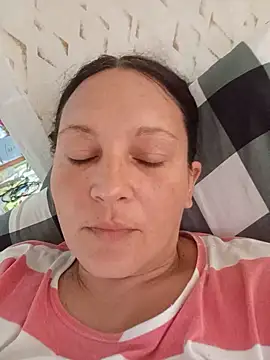 Snapshot of Irisssska chatting on July 6, 2026, 7:37 am Irisssska online show from July 6, 2026, 7:37 am