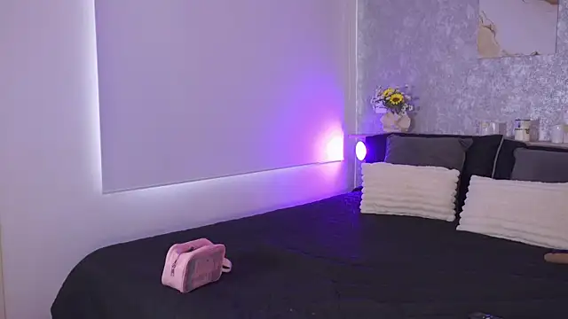 Snapshot of SarahPreston chatting on July 6, 2026, 2:35 pm SarahPreston online show from July 6, 2026, 2:35 pm