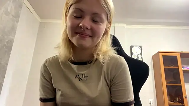 Snapshot of Jeneienal_1 chatting on July 29, 2026, 2:27 pm Jeneienal 1 online show from July 29, 2026, 2:27 pm