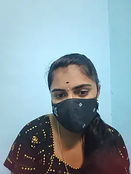 Snapshot of Megavarthinii chatting on July 5, 2026, 10:05 pm Megavarthinii online show from July 5, 2026, 10:05 pm