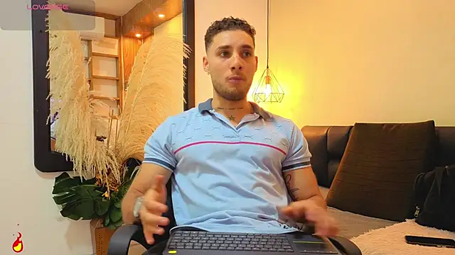 Kiing 001 online show from July 24, 2026, 7:54 pm