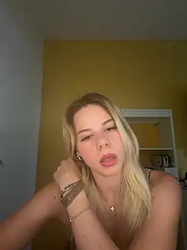 Snapshot of JellyCherry chatting on July 3, 2026, 4:24 pm JellyCherry online show from July 3, 2026, 4:24 pm