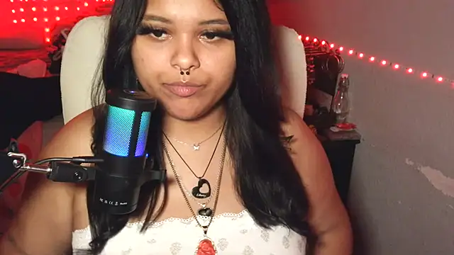 redlunabby online show from June 25, 2026, 12:21 pm