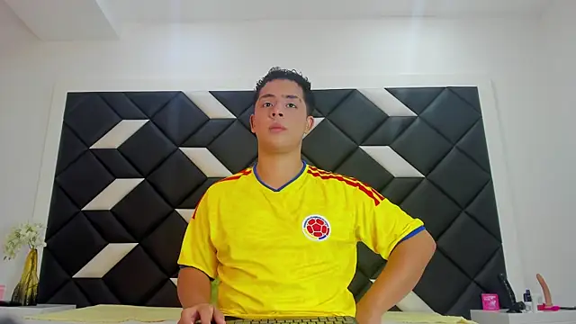 darian lafortezaa online show from June 27, 2026, 4:02 pm