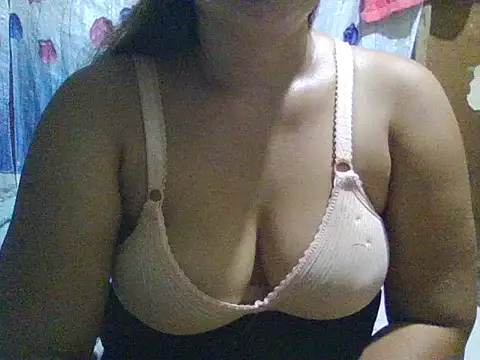Snapshot of LadyAnn19 chatting on June 30, 2026, 1:55 pm LadyAnn19 online show from June 30, 2026, 1:55 pm
