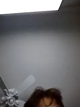 Rain13 Lil-if56 online show from November 16, 2025, 8:08 am