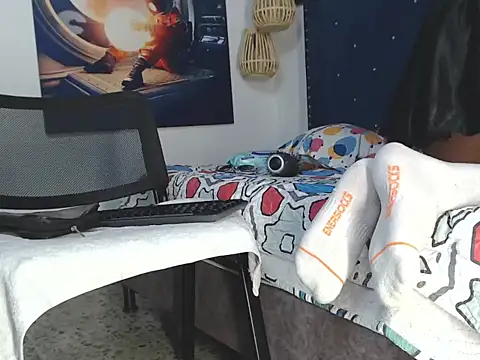Hotchantal1 online show from June 29, 2026, 1:44 pm