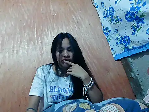 SkinnyGirl PinayBaby online show from June 27, 2026, 12:22 pm