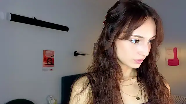 thisskiss online show from June 28, 2026, 5:41 pm