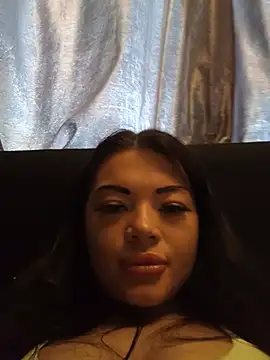 Snapshot of Curveyqueenn chatting on July 2, 2026, 12:44 pm Curveyqueenn online show from July 2, 2026, 12:44 pm