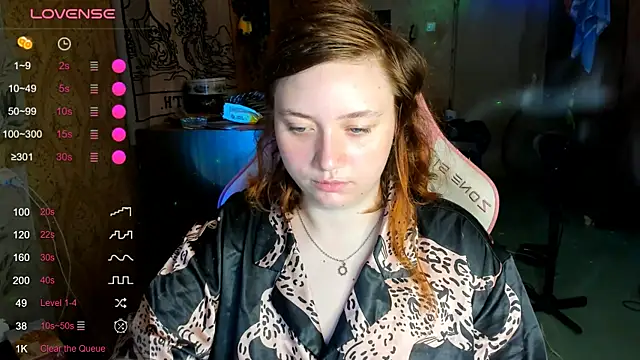 Snapshot of lily_shamy chatting on July 6, 2026, 10:11 am lily shamy online show from July 6, 2026, 10:11 am