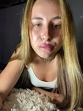 Snapshot of Buurniii chatting on July 4, 2026, 6:34 pm Buurniii online show from July 4, 2026, 6:34 pm