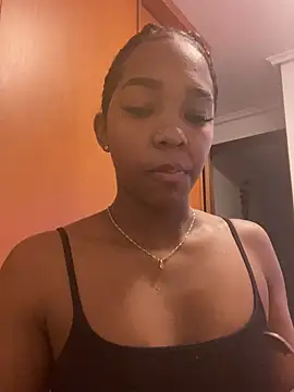 Snapshot of -Brittany- chatting on July 3, 2026, 6:14 pm -Brittany- online show from July 3, 2026, 6:14 pm