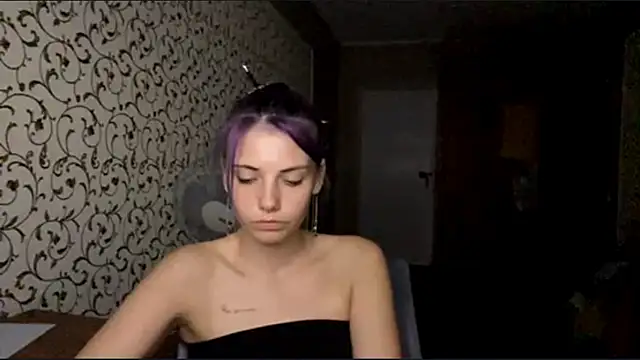 Helen18glo online show from June 30, 2026, 8:20 pm