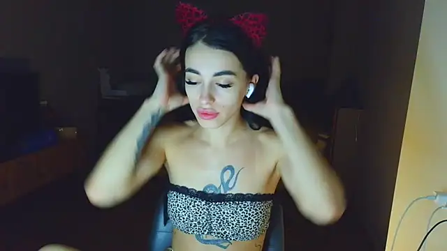Snapshot of natali_elfie chatting on July 3, 2026, 11:22 pm natali elfie online show from July 3, 2026, 11:22 pm