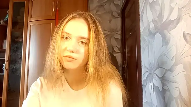 Snapshot of KaryKozeyah chatting on July 1, 2026, 11:43 am KaryKozeyah online show from July 1, 2026, 11:43 am