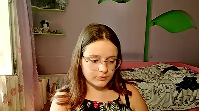 Snapshot of RoseLyyn chatting on July 1, 2026, 12:49 pm RoseLyyn online show from July 1, 2026, 12:49 pm