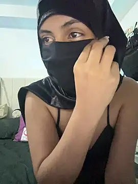 Snapshot of Leylak_Fadel chatting on July 3, 2026, 5:03 am Leylak Fadel online show from July 3, 2026, 5:03 am