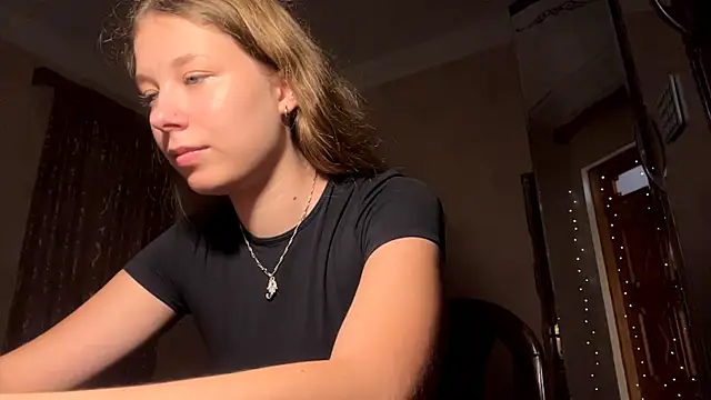 TarenOgilvie online show from July 9, 2026, 3:44 pm
