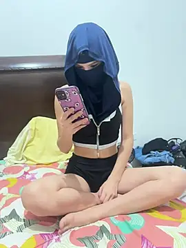Snapshot of BritneyLoveX chatting on July 10, 2026, 5:40 am BritneyLoveX online show from July 10, 2026, 5:40 am
