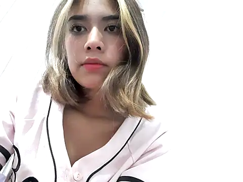 Snapshot of Emma_anngel chatting on July 3, 2026, 6:20 am Emma anngel online show from July 3, 2026, 6:20 am