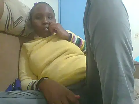 Snapshot of Sexxycaros chatting on July 2, 2026, 8:37 pm Sexxycaros online show from July 2, 2026, 8:37 pm