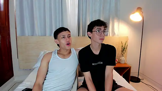 Snapshot of Alejo_and_Patrick chatting on July 5, 2026, 12:45 pm Alejo and Patrick online show from July 5, 2026, 12:45 pm