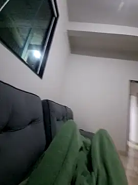 Snapshot of moeninhaxyz chatting on July 5, 2026, 2:27 am moeninhaxyz online show from July 5, 2026, 2:27 am