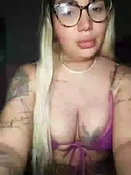 Snapshot of Emilymirtys chatting on July 3, 2026, 12:39 am Emilymirtys online show from July 3, 2026, 12:39 am