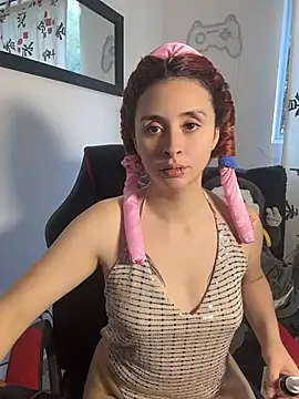 Sophiia Luxx online show from July 7, 2026, 7:28 pm