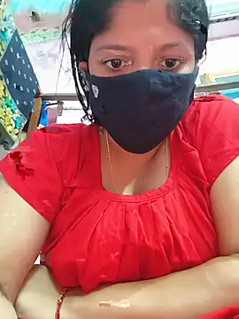 Snapshot of moumondal4 chatting on July 10, 2026, 6:13 am moumondal4 online show from July 10, 2026, 6:13 am