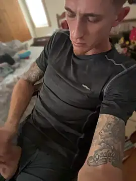 kinkylink01 online show from August 7, 2026, 8:26 pm