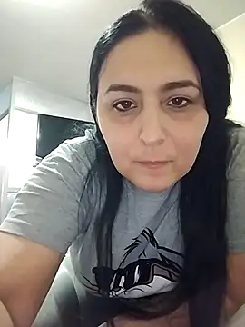 Snapshot of valeria1883 chatting on July 4, 2026, 8:35 pm valeria1883 online show from July 4, 2026, 8:35 pm