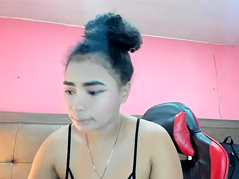 Snapshot of Naomi_Moon_ chatting on July 11, 2026, 7:25 pm Naomi Moon online show from July 11, 2026, 7:25 pm