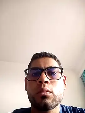 Snapshot of Andres_firefox chatting on July 5, 2026, 8:37 pm Andres firefox online show from July 5, 2026, 8:37 pm