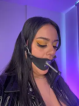 sofiaqueen   online show from July 13, 2026, 6:51 pm