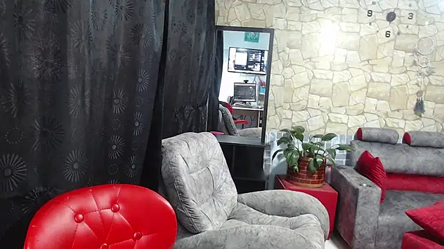 Snapshot of Almaluna chatting on July 8, 2026, 5:13 pm Almaluna online show from July 8, 2026, 5:13 pm
