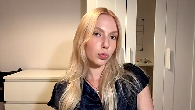 Snapshot of KerryKausch chatting on July 15, 2026, 8:27 pm KerryKausch online show from July 15, 2026, 8:27 pm