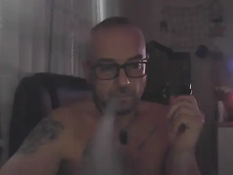 Snapshot of piszczalk chatting on July 7, 2026, 6:55 pm piszczalk online show from July 7, 2026, 6:55 pm