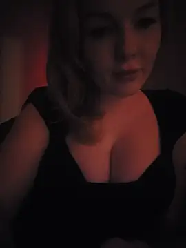 Snapshot of Katy_Brie chatting on July 9, 2026, 6:18 pm Katy Brie online show from July 9, 2026, 6:18 pm