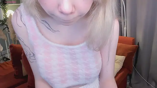 Snapshot of Poison_flowers chatting on July 23, 2026, 12:57 pm Poison flowers online show from July 23, 2026, 12:57 pm
